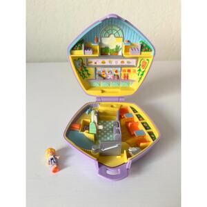 Vintage Polly Pocket Bluebird 1992 - Fast Food Restaurant / Patty's Burger Bar